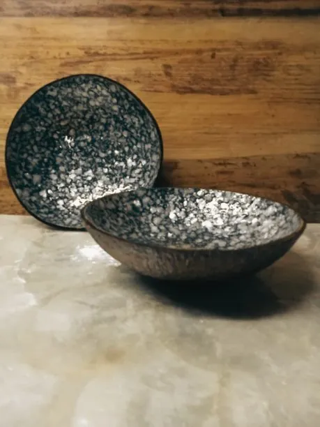 Marbled black capiz coco bowls